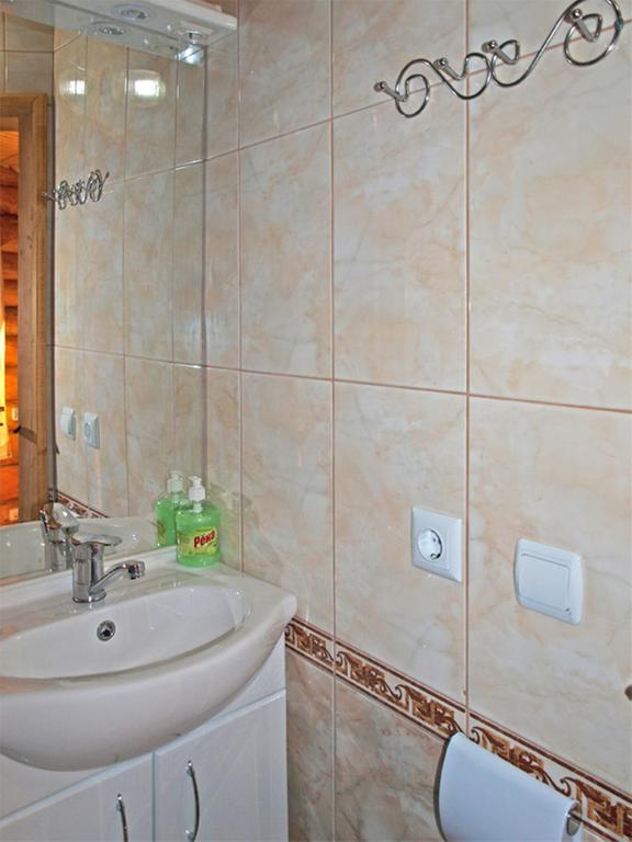 Spa Hotel Zoryani Karpaty Vysjka Rum bild